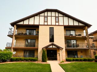 17940 Royal Oak Ct APT 1W, Tinley Park, IL 60477