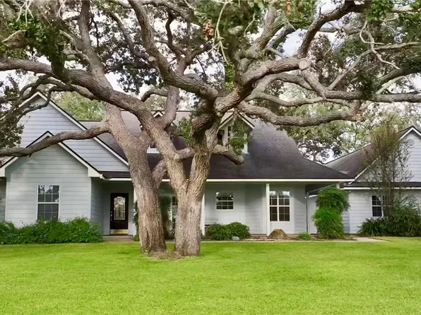 185 Lakeshore Dr, Victoria, TX 77905