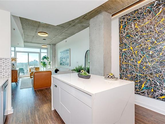 5th image of 250 Pharr Rd Unit 1116