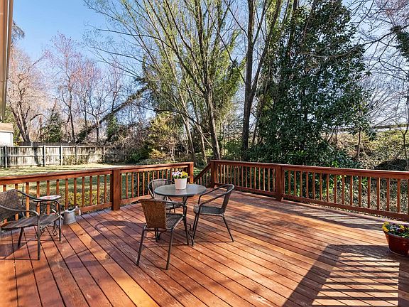 4th image of 1216 Sherwood Rd