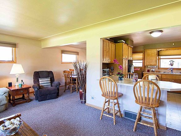5th image of 442 Richards Dr