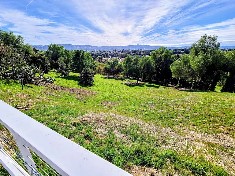 19044 Summit Ridge Dr — Photo 5