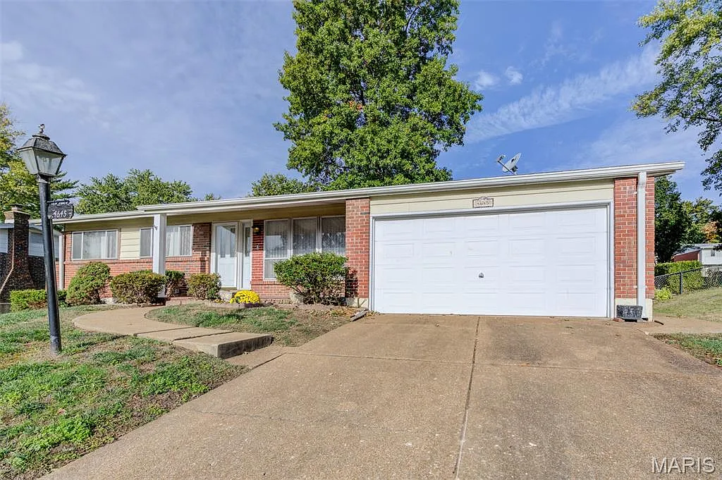 4645 Tauneybrook Dr photo 1