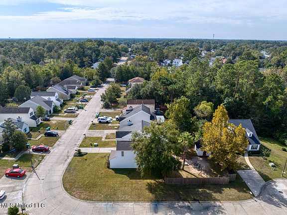 3rd image of 12375 Windward Cir
