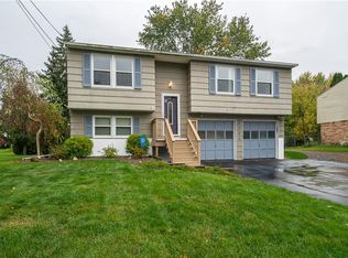 5098 Briarledge Rd, North Syracuse, NY 13212