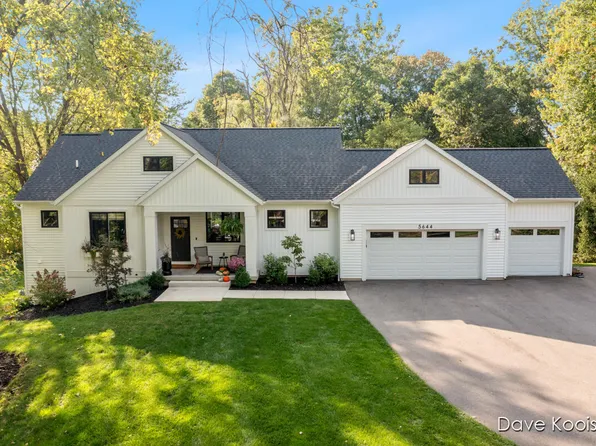 5644 Cascade Rd SE, Grand Rapids, MI 49546