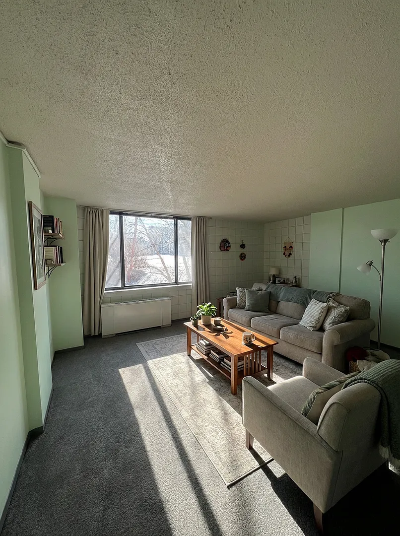 Fantastic Studio in The Metropolitan Condos — Photo 4