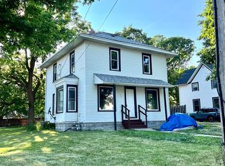 132 S 2nd St, Malta, IL 60150