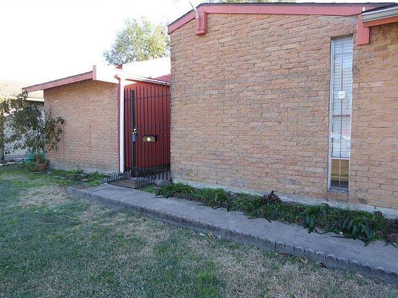 2nd image of 8315 Carvel Ln
