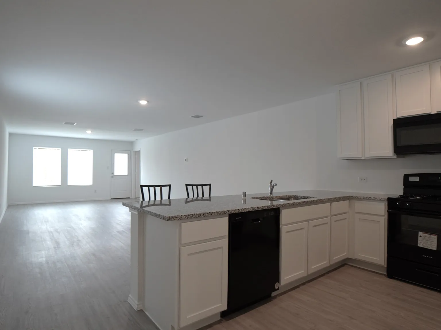 4 bed, 1598 sqft, $2,250 — Photo 4