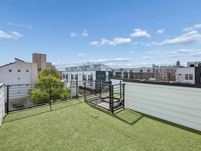 4217 Roseland Ave — Photo 19