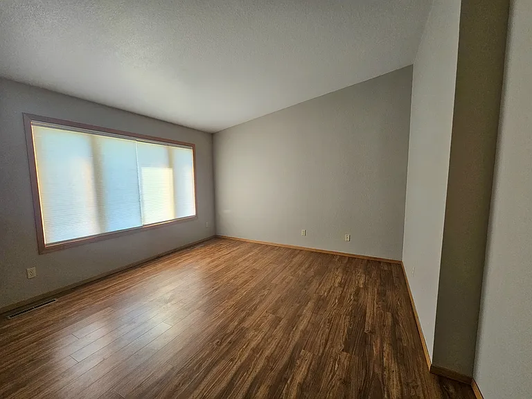 604 Tanager Ct — Photo 4