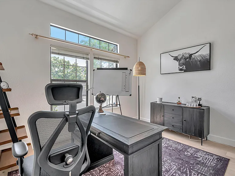 133 Madrid Way — Photo 32