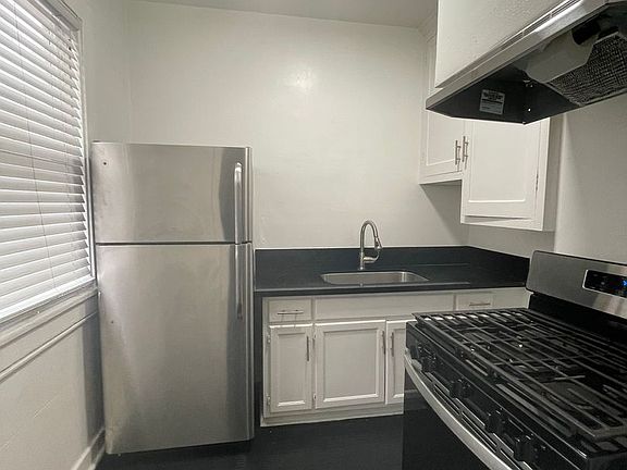 4th image of 409 S Alvarado St APT 208