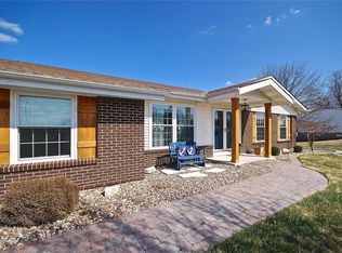 723 Homestead Ln, Villa Ridge, MO 63089