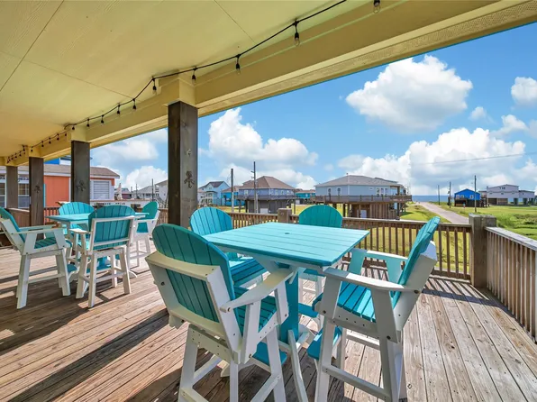 2019 Vista Dr, Crystal Beach, TX 77650