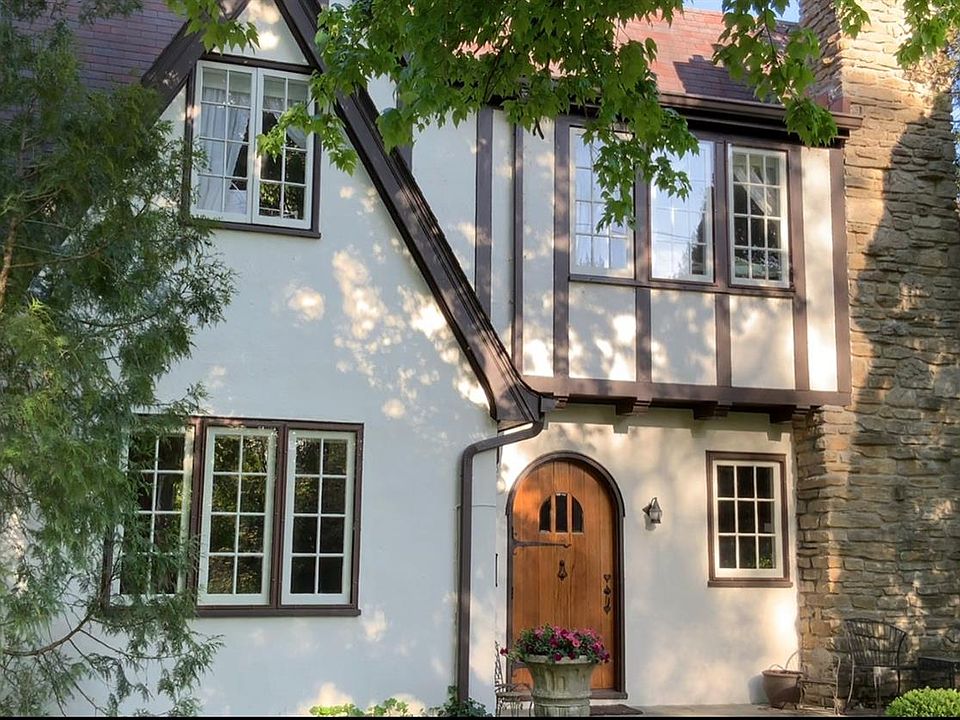 1st image of 816 Floral Ave