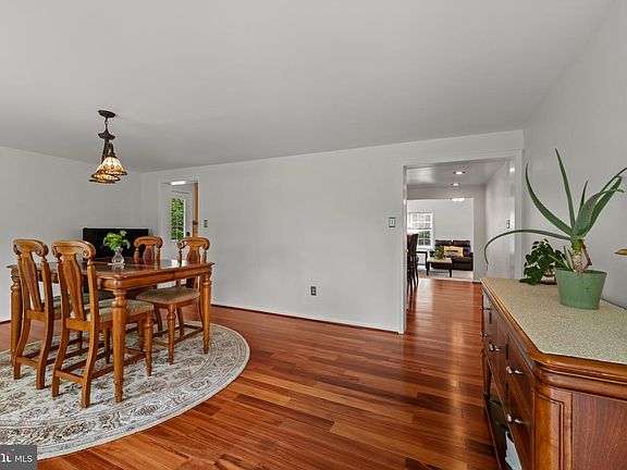 4th image of 5034 Avoca Ave