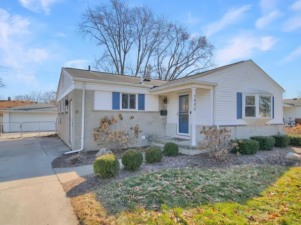 1440 N Stephen Ave, Clawson, MI 48017