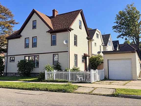 2nd image of 829 W 9th St
