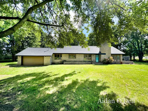 753 10th St, Plainwell, MI 49080