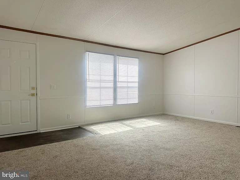 107 Melvin Ave — Photo 2