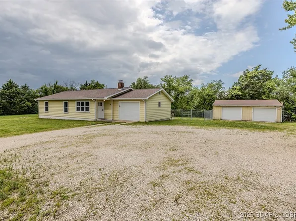 65 Caviness Dr, Camdenton, MO 65020
