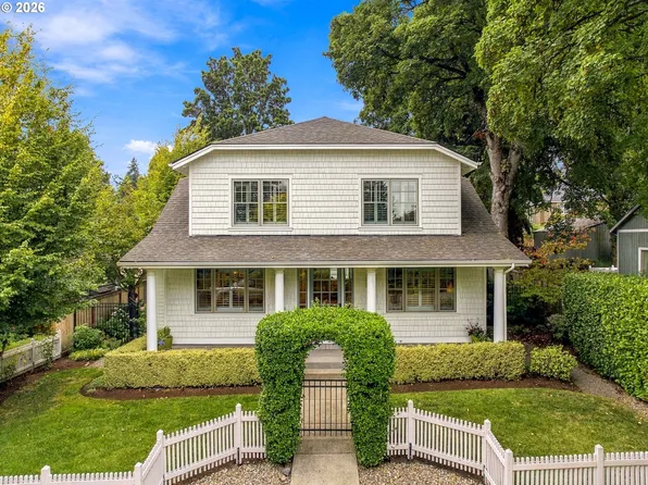 616 4th St, Lake Oswego, OR 97034
