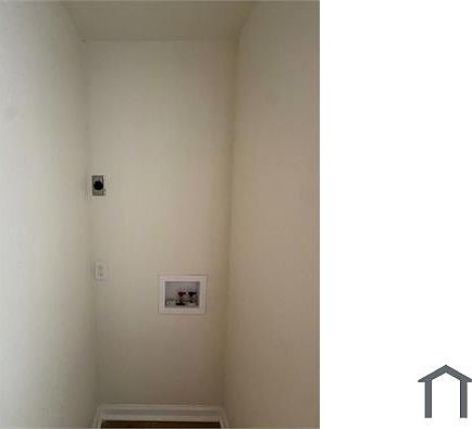 1st image of 908 Dearborn St