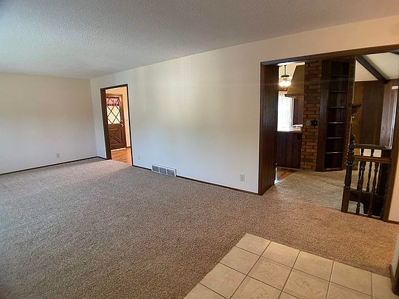 2nd image of 2210 Andrew St