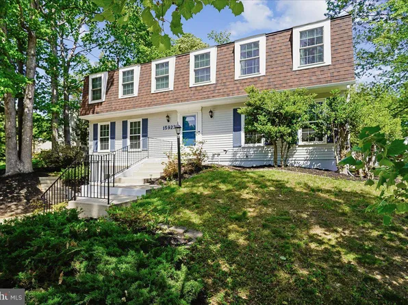 15923 Fairway Dr, Dumfries, VA 22025