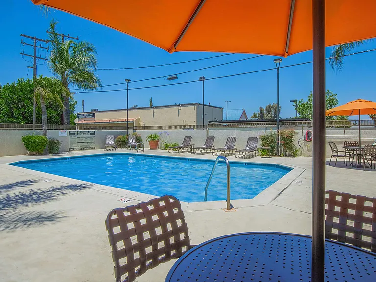 Glenoaks Terrace Apartments — Photo 12