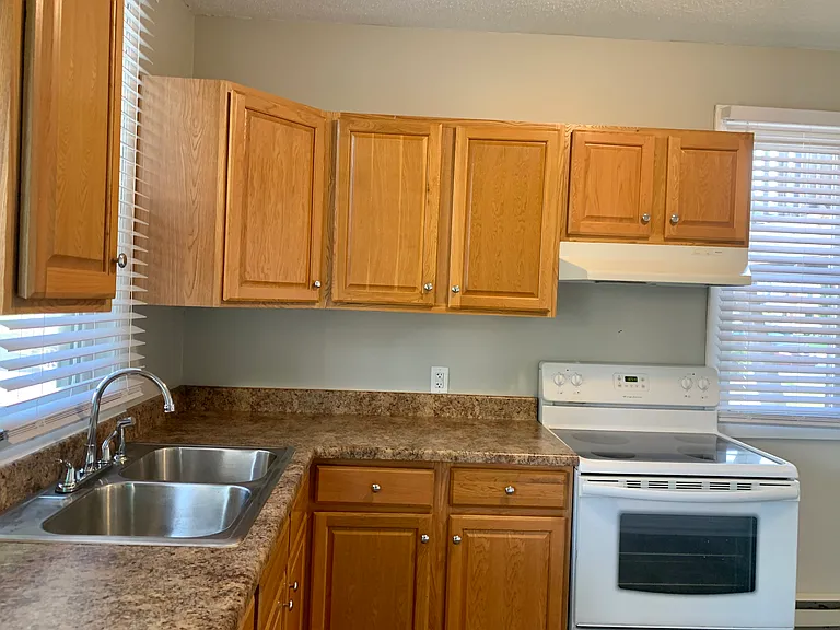 1018 Rockhill St #1 — Photo 8