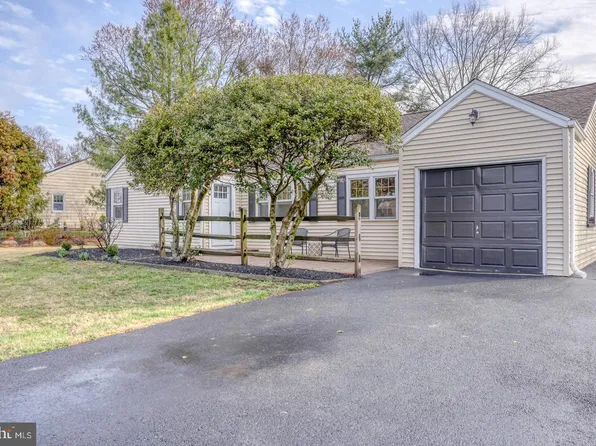 108 Hoiland Dr, Wilmington, DE 19803