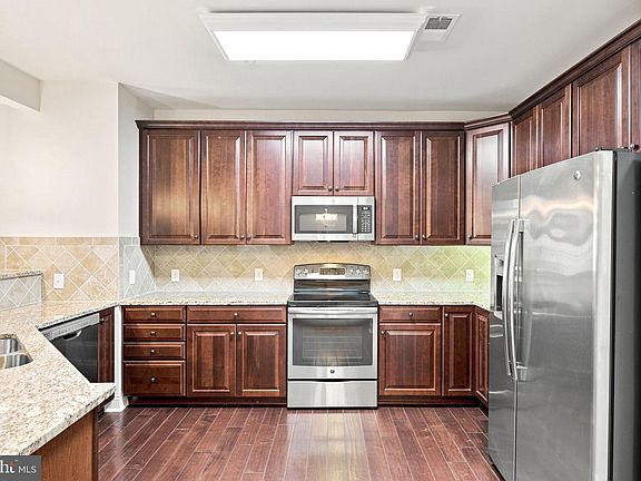 3rd image of 15100 Heather Mill Ln