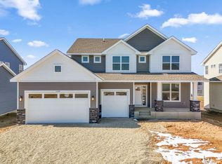 2399 Tyrone Dr, Shakopee, MN 55379