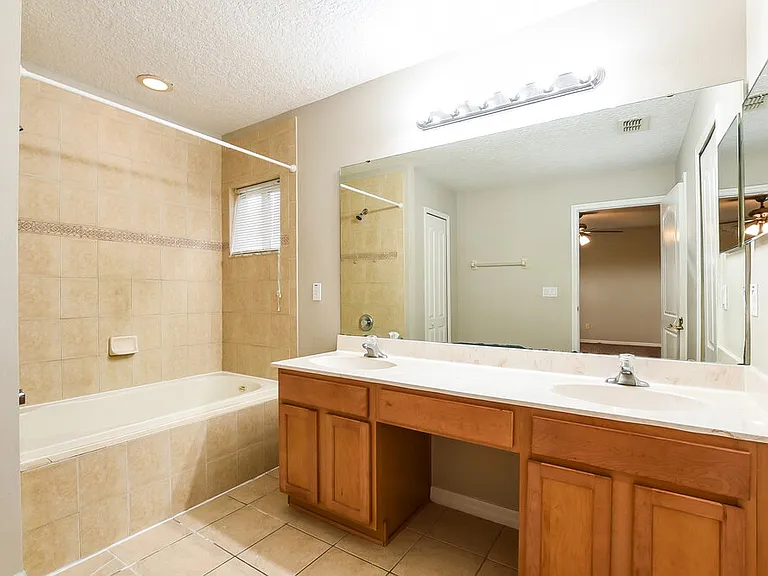 1725 Portcastle Cir — Photo 12