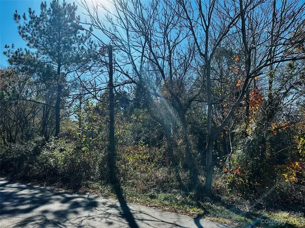 1016 Castlewood Dr, Shelby, NC 28150