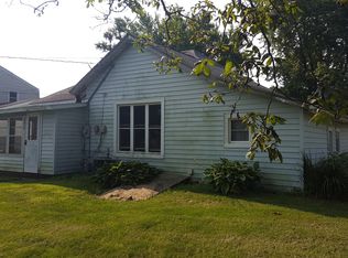 422 W North St, Creston, IL 60113