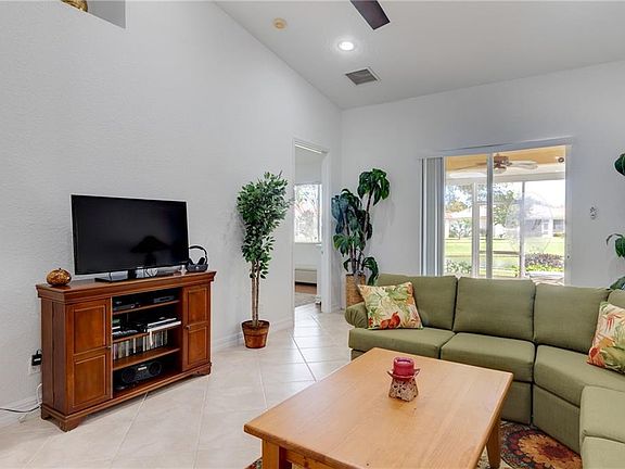 4th image of 6505 Oxford Cir Unit 103C