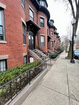 93 E Brookline St #2