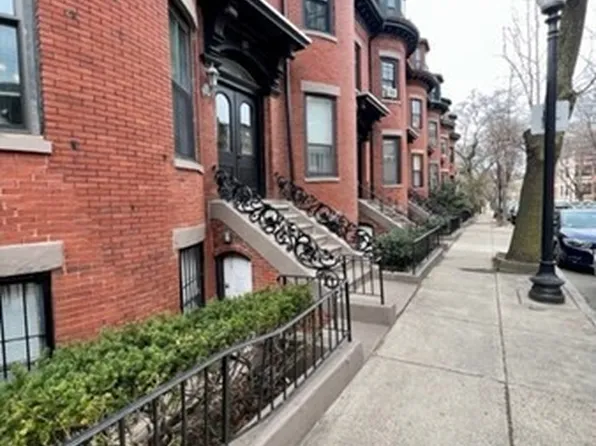 93 E Brookline St APT 2, Boston, MA 02118