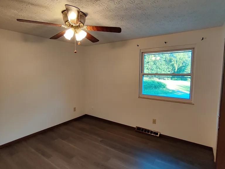 13226 Mogadore Ave NW — Photo 8