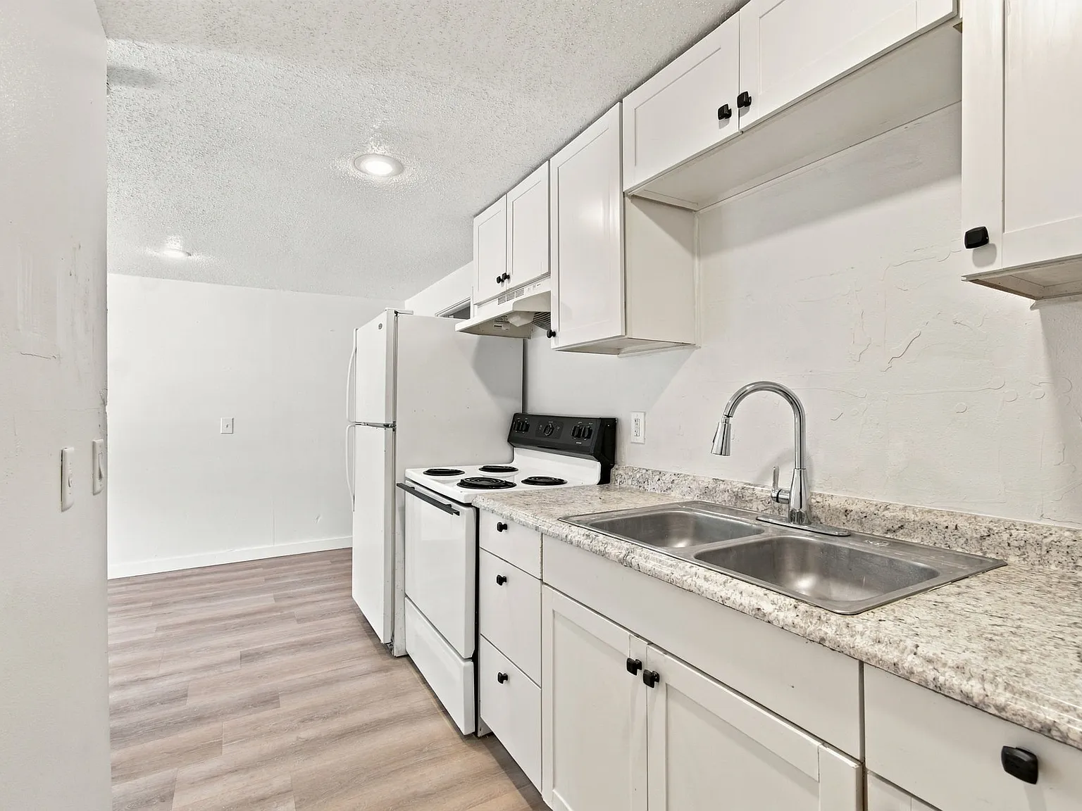 1 bed, 600 sqft, $900 — Photo 3