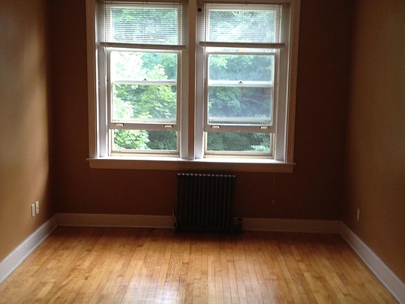 3rd image of 437 Linwood Ave