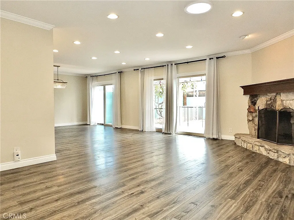 3 bed, 1587 sqft, $6,000 — Photo 4