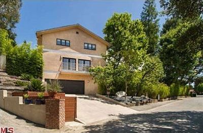 Stucco & Stainless Exterior