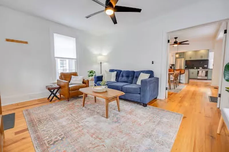 3 bed, 2.0 bath, 1625 sqft, $3,000 — Photo 2