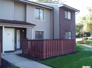 751 Hilltop Ct, Coram, NY 11727