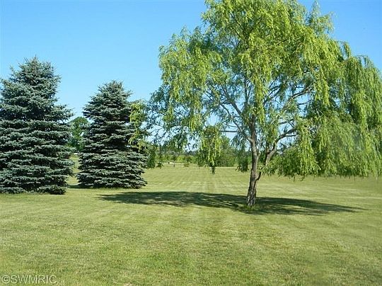 4th image of 3605 W Victory Dr